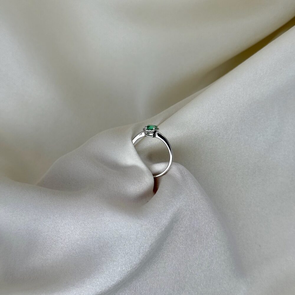 IMG_0167 ANELLO IN ORO BIANCO 18 KT CON SMERALDO